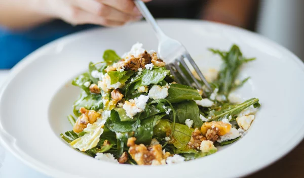 Οι 5 αγαπημένες μου σαλάτες για τις μέρες που ακολουθώ διατροφή και δεν προλαβαίνω να μαγειρέψω