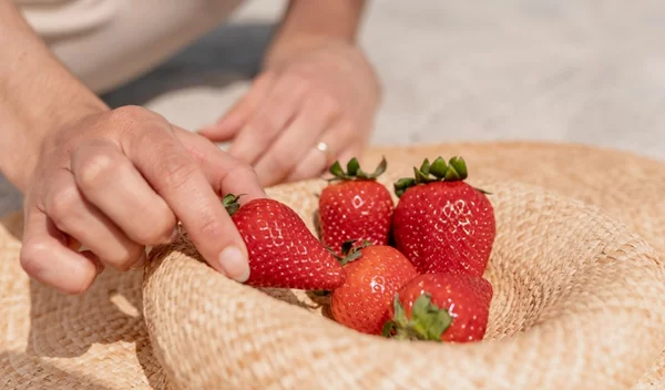 3 κιλά σε 3 εβδομάδες: Ανοιξιάτικο πλάνο διατροφής από τη διατροφολόγο