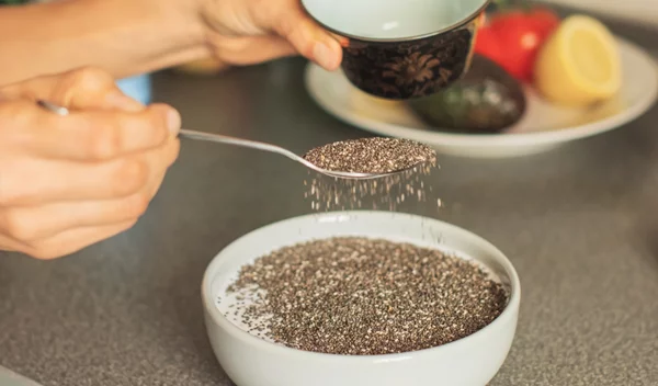 Σπόροι chia: Με ποιες τροφές δεν πρέπει να συνδυάζονται;