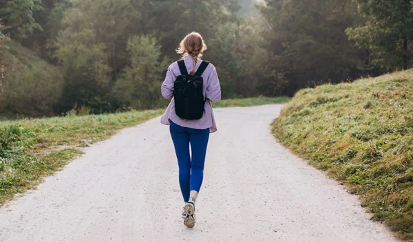 Πώς το περπάτημα μπορεί να μας δώσει έως και πέντε χρόνια ζωής παραπάνω