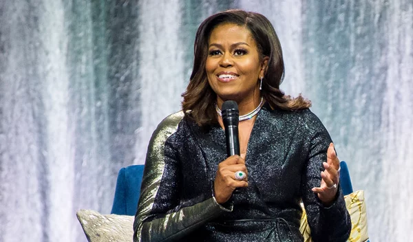 Η Michelle Obama μίλησε ανοιχτά για την εμμηνόπαυση, ώστε να το κάνουν κι άλλες γυναίκες μετά από εκείνη