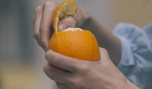 Πόση βιταμίνη C έχει ένα πορτοκάλι;