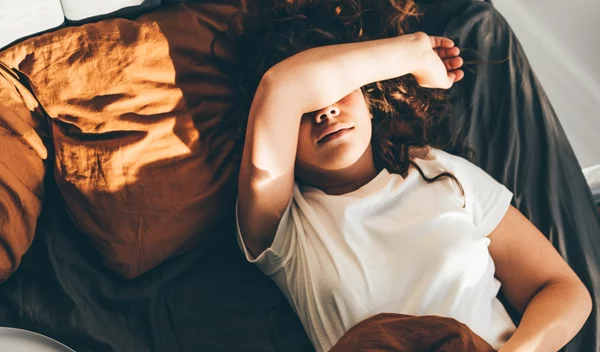 Γιατί νυστάζω συνέχεια; Τι είναι η ναρκοληψία και ποια τα συμπτώματά της