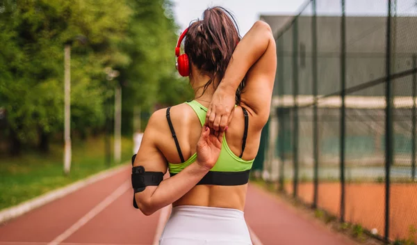 Οι μοναδικές ασκήσεις για ώμους που θέλει κάθε γυναίκα