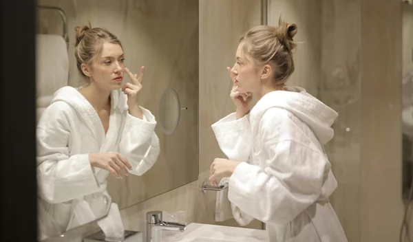 Υιοθέτησε από νωρίς αυτή τη συνήθεια και η επιδερμίδα σου θα σε ευγνωμονεί για χρόνια