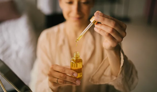 Το φυσικό έλαιο που σώζει από τη δυσκοιλιότητα σε λίγες ώρες: Πώς να το χρησιμοποιήσεις σωστά;