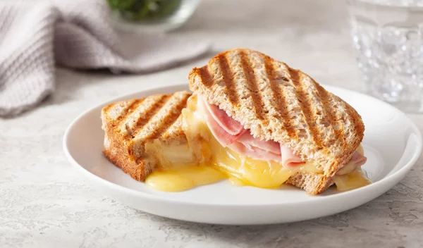 3 συνδυασμοί τροφών που σε "φουσκώνουν" - Τι να μην βάλεις στο πιάτο σου