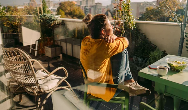 Αυτά είναι τα συμπτώματα της εαρινής κόπωσης (και έτσι θα νιώσεις καλύτερα!)