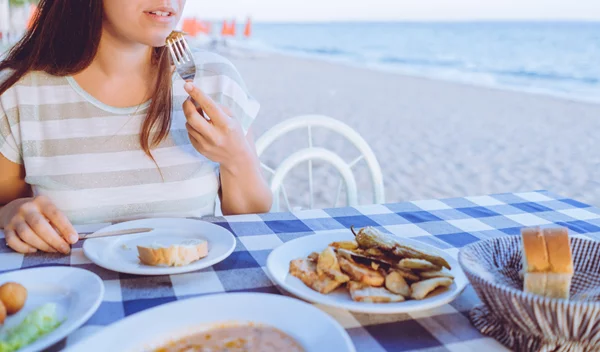 Πώς θα χάσω κιλά στις διακοπές χωρίς στερήσεις;