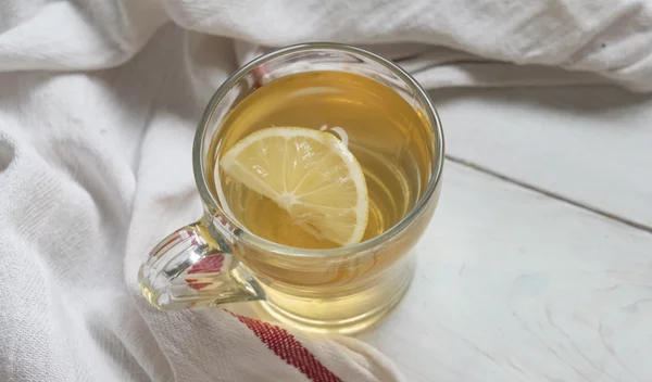 Φυσική ανακούφιση για τη βραχνάδα: Βοηθά το μέλι με λεμόνι;