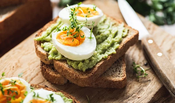 Πρωτεΐνη στο πρωινό: Είναι αρκετά τα δύο αβγά για να λάβεις επαρκή ποσότητα;