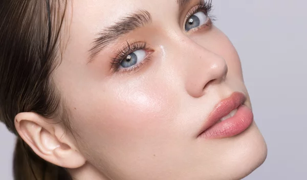 Έχεις ανοιχτό χρώμα ματιών; Ξέρουμε την απόχρωση σκιάς που πρέπει να επιλέξεις