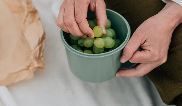 Καύσωνας: Η λίστα με τα "ναι" και τα "όχι" στη διατροφή μας