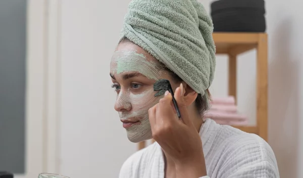 Λιπαρό δέρμα: 7 σπιτικές μάσκες για αντιμετώπιση