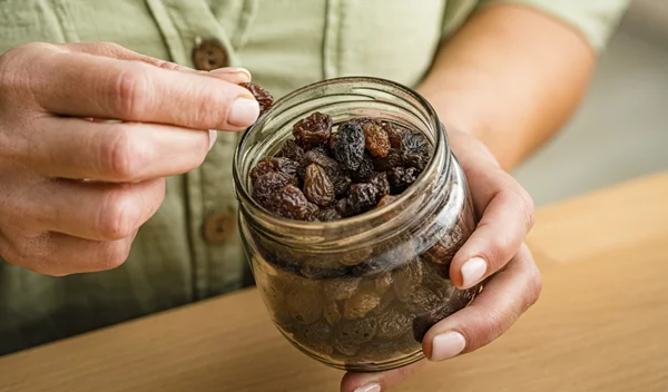 Σταφίδες: Πώς και πότε να τις καταναλώσεις για μακροζωία - Τι προτείνουν οι επιστήμονες;