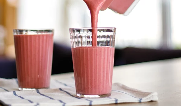 Καλοκαιρινά smoothies: Τρεις συνταγές για μείωση του κοιλιακού λίπους, για ενίσχυση του πεπτικού, για πρωινό