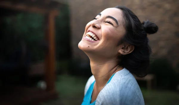 Πόσο κοστίζει η ευτυχία (σε χρήμα), σύμφωνα με την επιστήμη