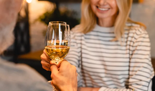 Το dating μετά τα 40: 3 red flags που πρέπει να έχεις υπόψη σου