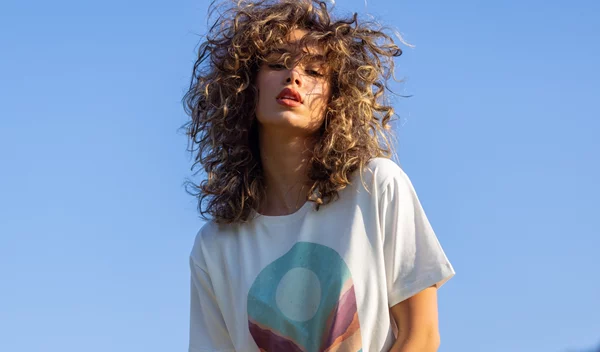 Το viral elixir που καταπολεμά την τριχόπτωση και σου χαρίζει πλούσια μαλλιά