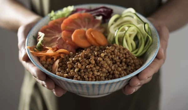 Πώς η νηστεία βοηθά στην απώλεια βάρους