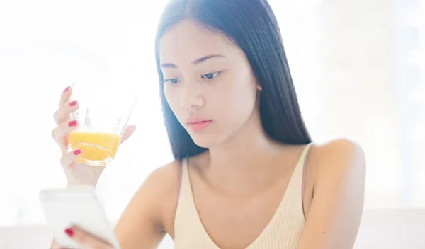 Έξι λάθη που κάνεις με τον φυσικό χυμό και χάνει την θρεπτική του αξία