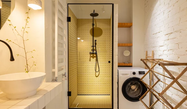 Μπάνιο: Πώς θα καθαρίσεις τις γυάλινες πόρτες του ντους; Με αυτά τα 2 φυσικά καθαριστικά