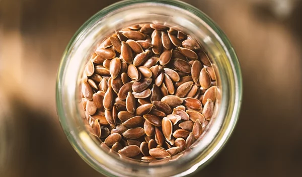 Για απώλεια βάρους, για υγεία των μαλλιών/δέρματος: Οι καλύτεροι τρόποι να καταναλώσεις τον λιναρόσπορο