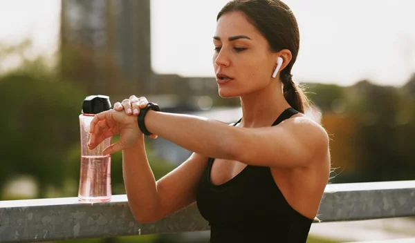 10 τρόποι για να κάνεις την άσκηση σε ζεστό καιρό λιγότερο δύσκολη