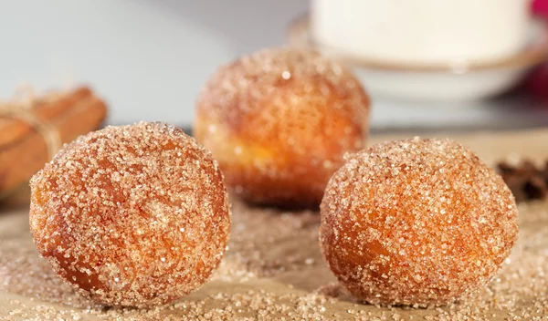 Cinnamon bites: Η εύκολη εναλλακτική των cinnamon rolls που γίνονται σε μόλις 20 λεπτά