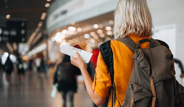 Ταξίδι με το αεροπλάνο: Πώς επηρεάζει το σώμα σου και πώς θα προετοιμαστείς καταλλήλως;