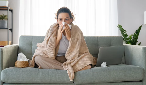 Γρίπη 2022-23: Τα συμπτώματα και πώς δεν θα κολλήσουμε