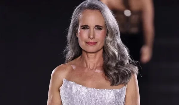H Andie MacDowell πιο αποκαλυπτική από ποτέ - Μιλά ανοιχτά για το σύνδρομο που πάσχει