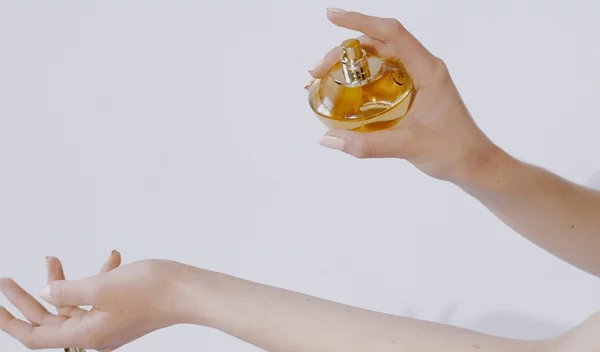 5 πολυτελή αρώματα που μυρίζουν σαν ακριβό σαπούνι