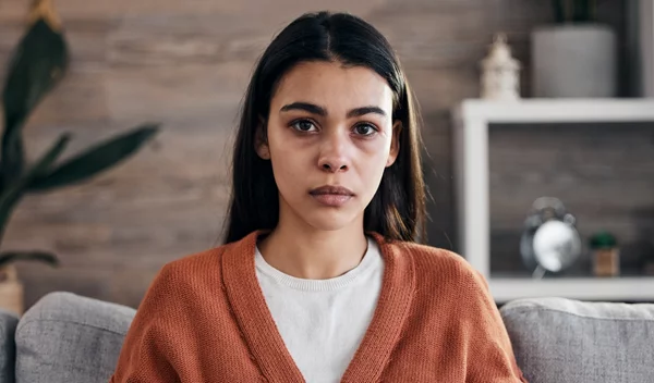 Τι σημαίνει "έχω κατάθλιψη" και ποια η διαφορά με τη θλίψη;