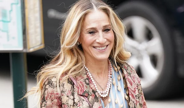 Sarah Jessica Parker: Η αντιγηραντική κρέμα που δεν αποχωρίζεται ποτέ κοστίζει λιγότερο από 40 ευρώ