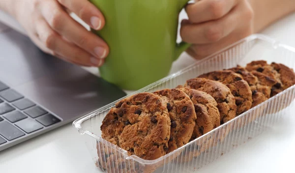 Πώς ένας διατροφολόγος μείωσε τα πολύ επεξεργασμένα τρόφιμα; Δες 3 έξυπνες τακτικές που ακολούθησε