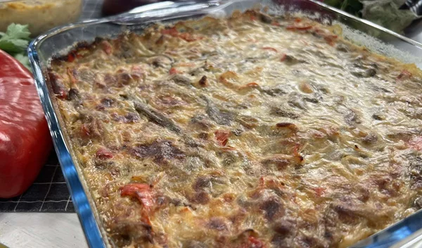 Η πιο εύκολη μελιτζανόπιτα με πιπεριές - χωρίς φύλλο