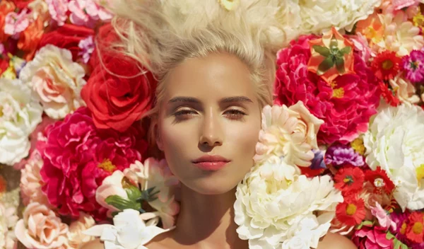 Τα 10 νέα φλοράλ αρώματα που πρέπει να δοκιμάσεις