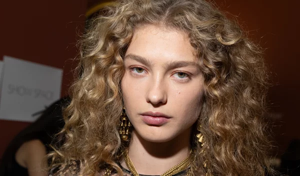 Bakuchiol: Ποιο είναι το viral συστατικό στο skincare που έχει ξετρελάνει όλες τις beauty addicts τώρα