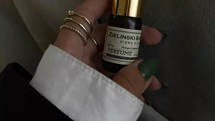 χρώματα νυχιών