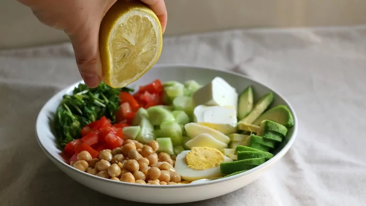 Η σύνδεση μεταξύ μετάλλων και διάθεσης