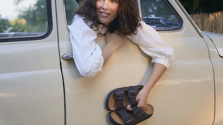 SANDALS
