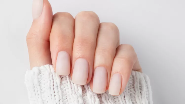 nude βερνίκια νυχιών