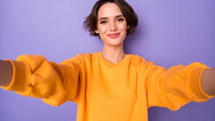 Τα χρώματα μαλλιών στα οποία στρέφονται οι fashionistas αυτήν τη σεζόν