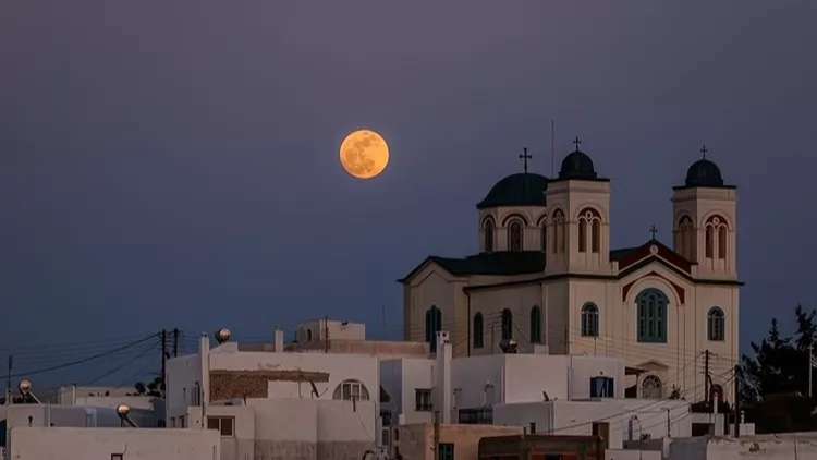 Πανσέληνος Αυγούστου