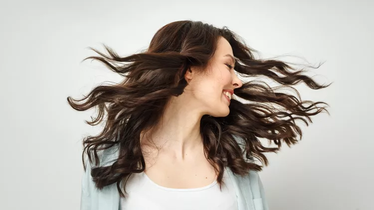 blow-dry hair