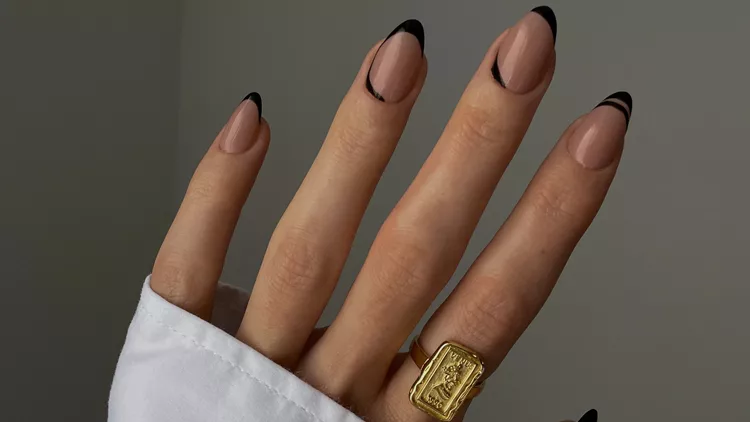 μαύρα μανικιούρ