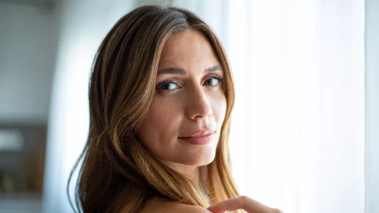 Λεπτές γραμμές στο πρόσωπο