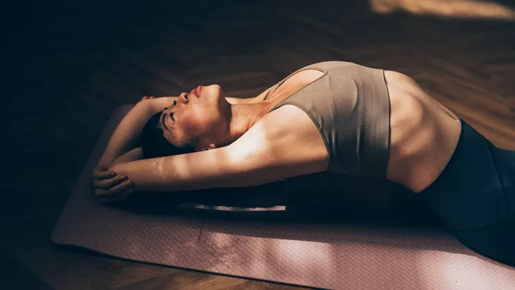 καλύτερες ασκήσεις pilates για κοιλιακούς