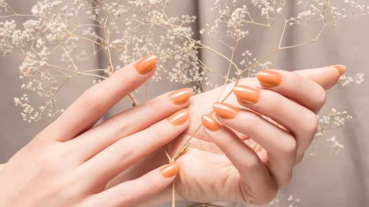 nails